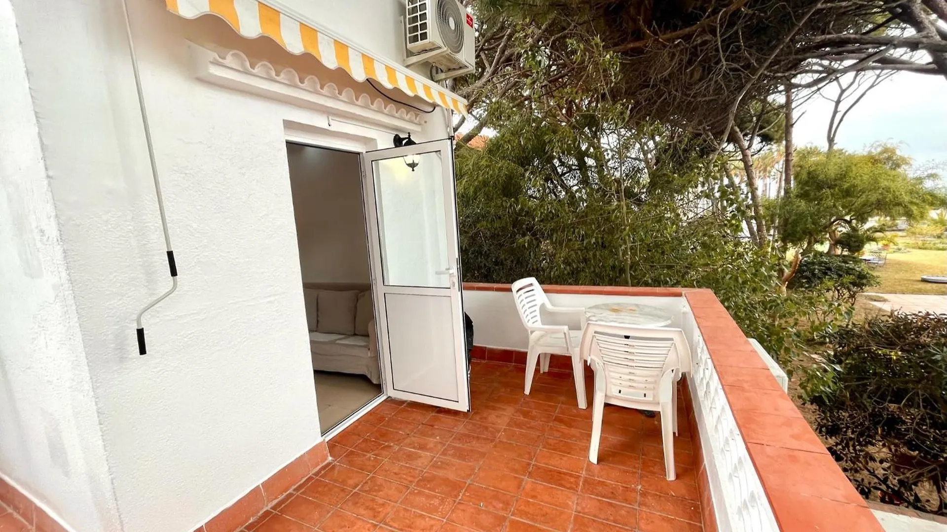 Nuevos Apartamentos Frente Al Mar Y A La Playa Castelldefels Espagne